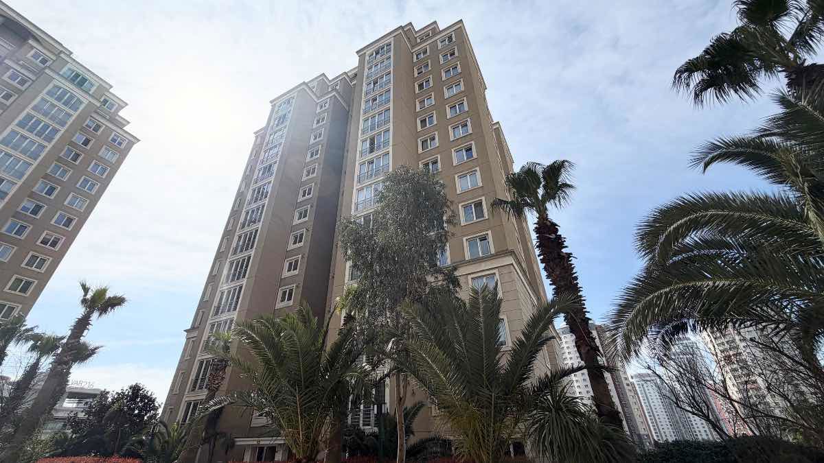 RE/MAX ABC M.SELÇUK KALAY' DAN UPHILL COURT İÇİ YENİLENMİŞ 4+1 KİRALIK BAHÇE KATI ATAŞEHİR