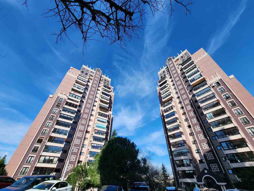 BAHÇEŞEHİR MERKEZ 2+1 DAİRE