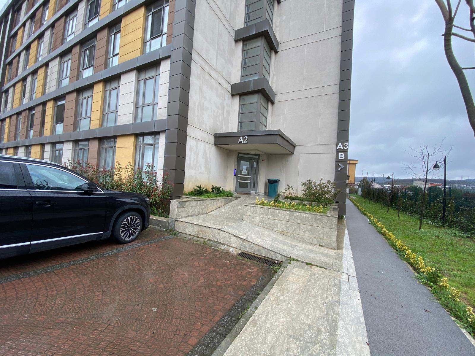 ARNAVUTKÖY NEO BOLLUCA 2 SITESI'NDE HAVUZ PEYZAJINA BAKAN 1+1 KİRALIK DAIRE