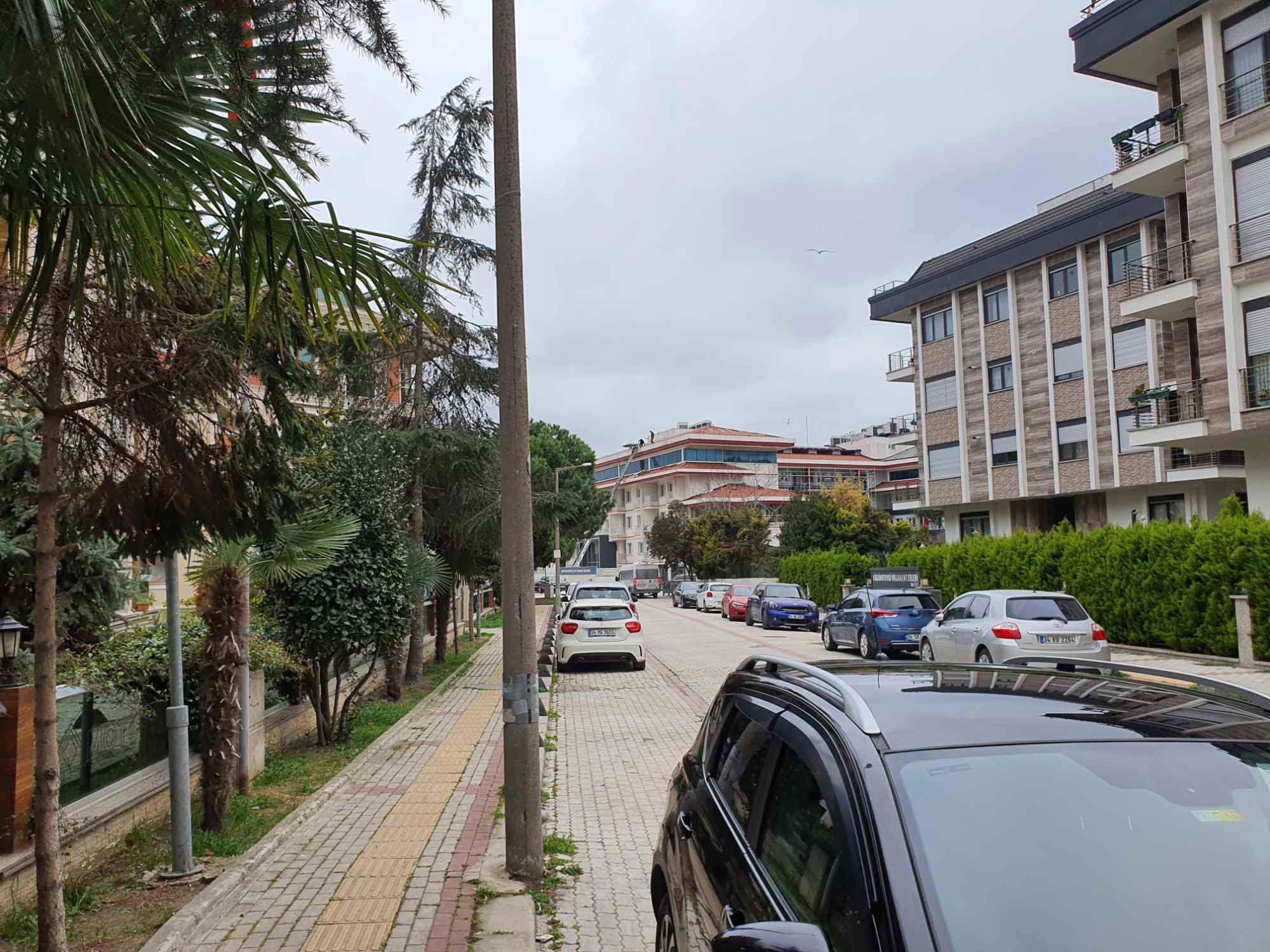 VİLLAKENT SİTESİNDE HAVUZLU 3+1 ARA KAT DAİRE
