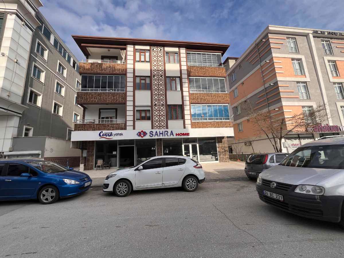 REMAX DEM DEN HALITPAŞA MAH. BELEDIYE KARŞISINDA KIRALIK 2+1 DAIRE