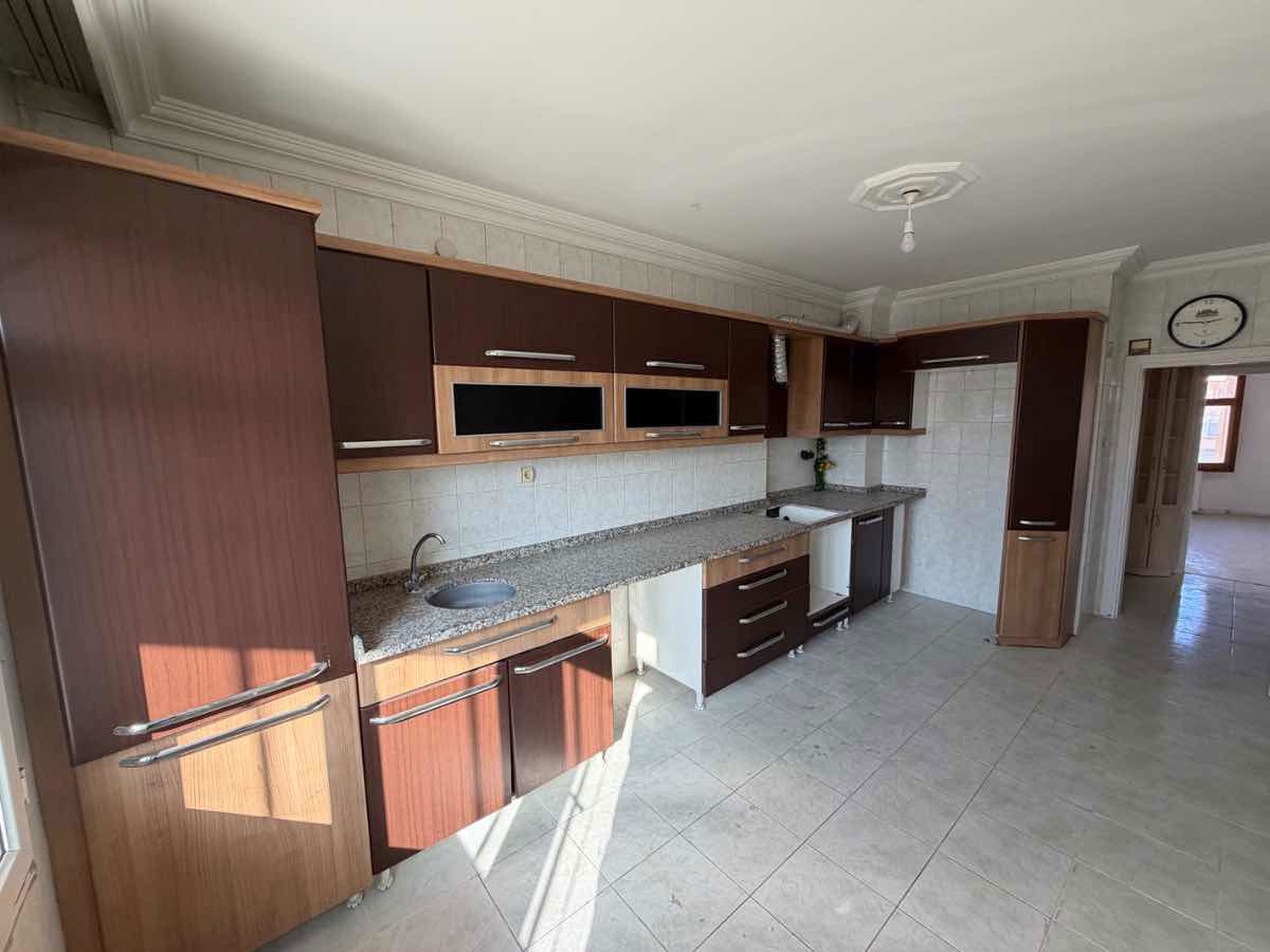 REMAX DOĞU'DAN CUMHURİYET MEYDANINA 5 DAKİKA MESAFEDE 3+1 DAİRE!