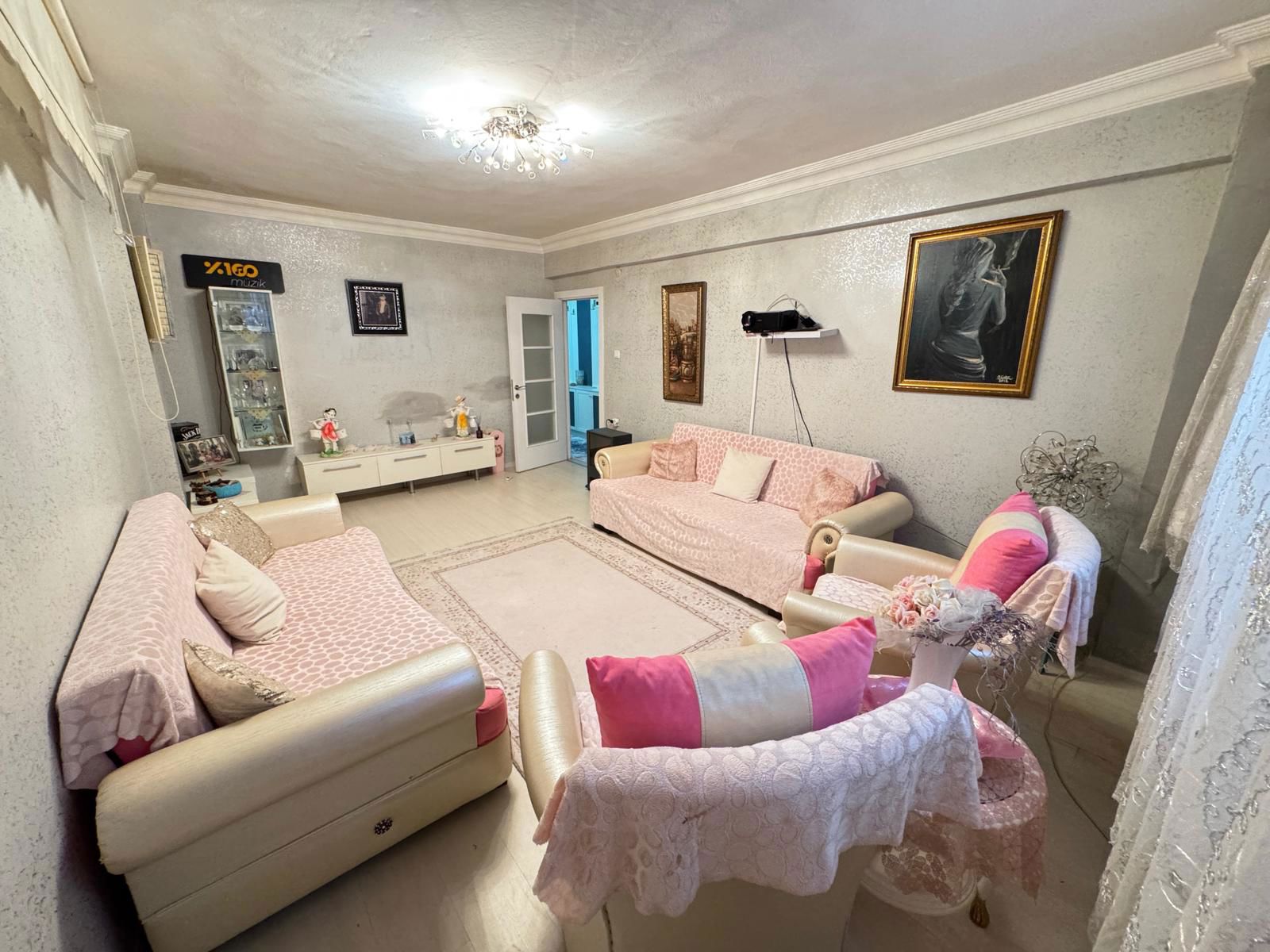 BAYRAMPAŞA KARTALTEPE MAHALLESİNDE 3+1 BAHÇE KATI DAİRE