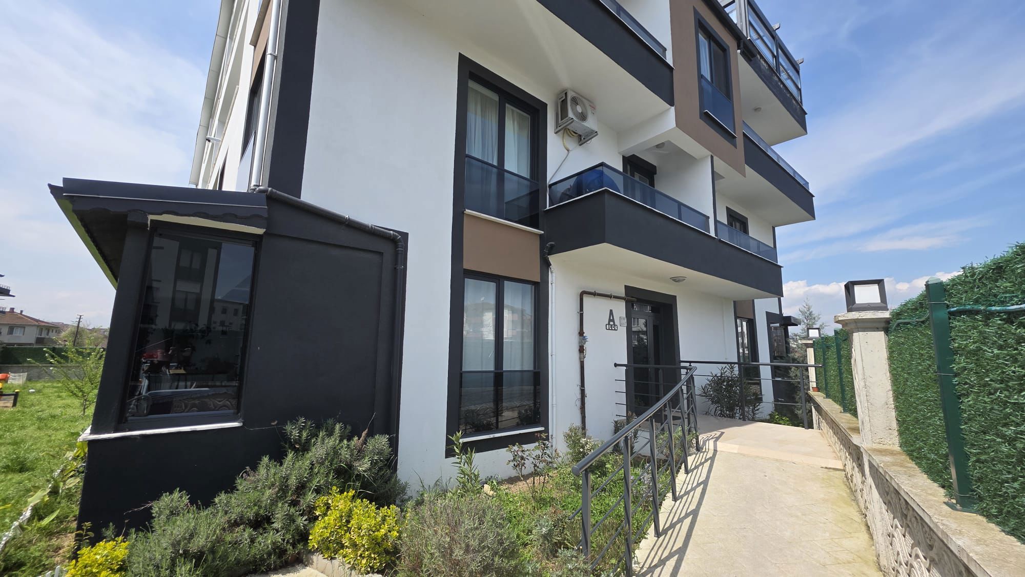 KARTEPE UZUNCIFTLIK MUTLU 3 SITESI SIFIR 2+1 KIRALIK DAIRE