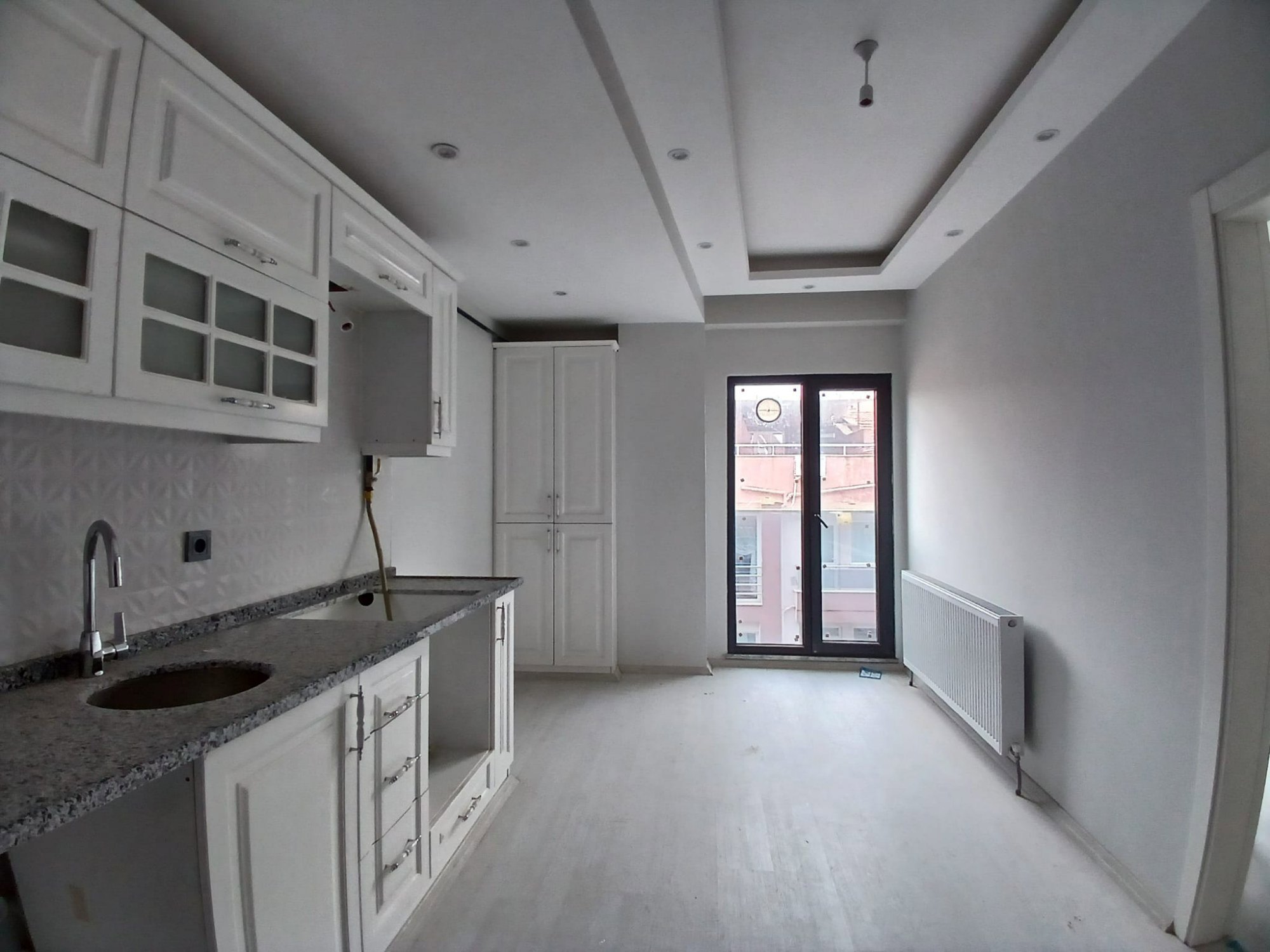 RE/MAX İNCİ'DEN 1.ORUÇGAZİ'DE KİRALIK SIFIR KULLANIŞLI 1+1 DAİRE