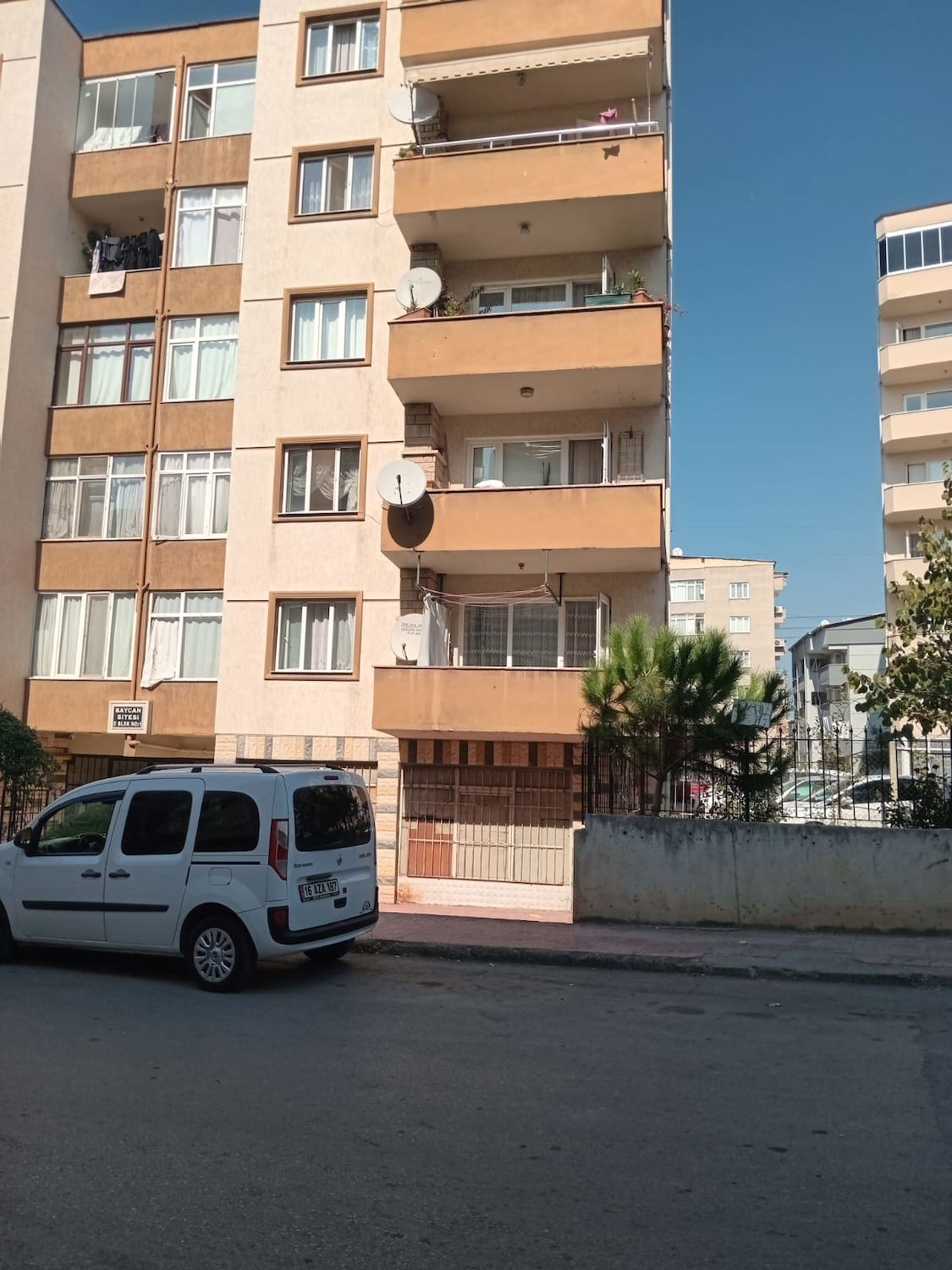 REMAX BEYAZ 'DAN BAYCAN SITESINDE SATILIK DAIRE