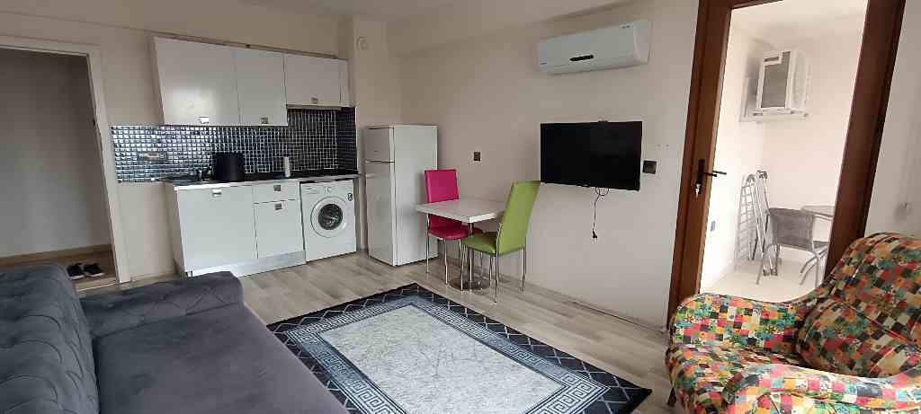 REMAX MODEL DEN ZEYTİNKÖY CİTY LİGHTS SİTESİNDE 1+1 KİRALIK APART