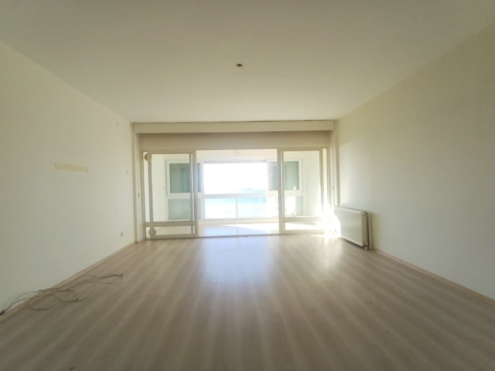 ÇİFTLİKKÖY AYDIN 6 SİTESİ'NDE DENİZE SIFIR KİRALIK DAİRE