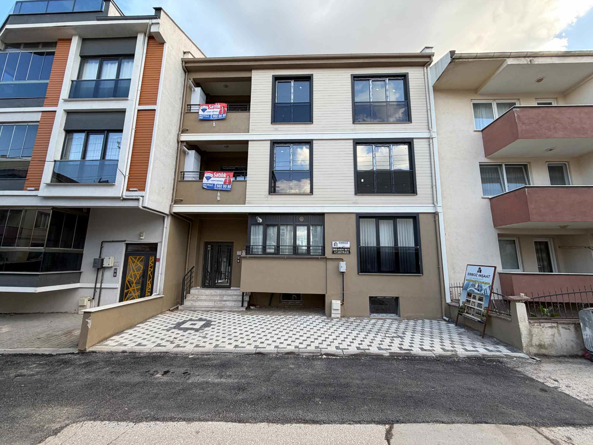 RE/MAX YAZ'DAN PAŞAALANI MAH.'DE SIFIR 3+1 SATILIK DAIRE