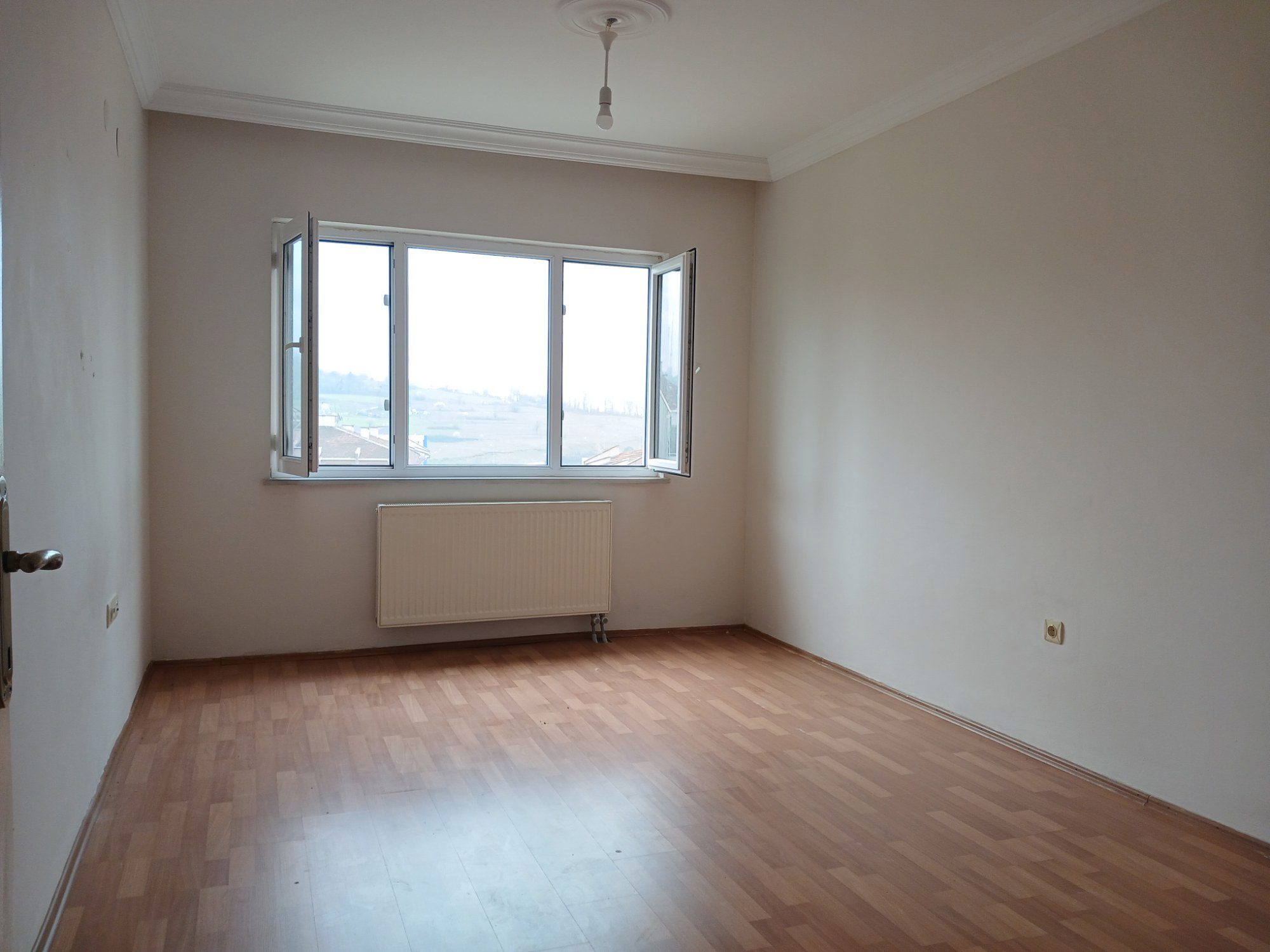 REMAX DESİGN ADAPAZARI KORUCUK DORUKKENT SITESİNDE 2+1 KİRALIK DAİRE