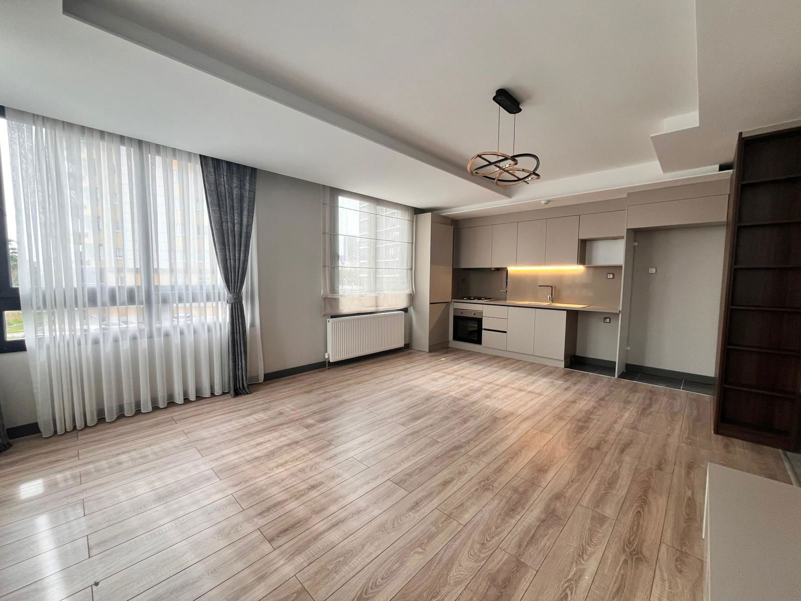 REMAX RİNA'DAN 50.YIL MAH.DE SİTE İÇERİSİNDE LÜKS 2+1 DAİRE