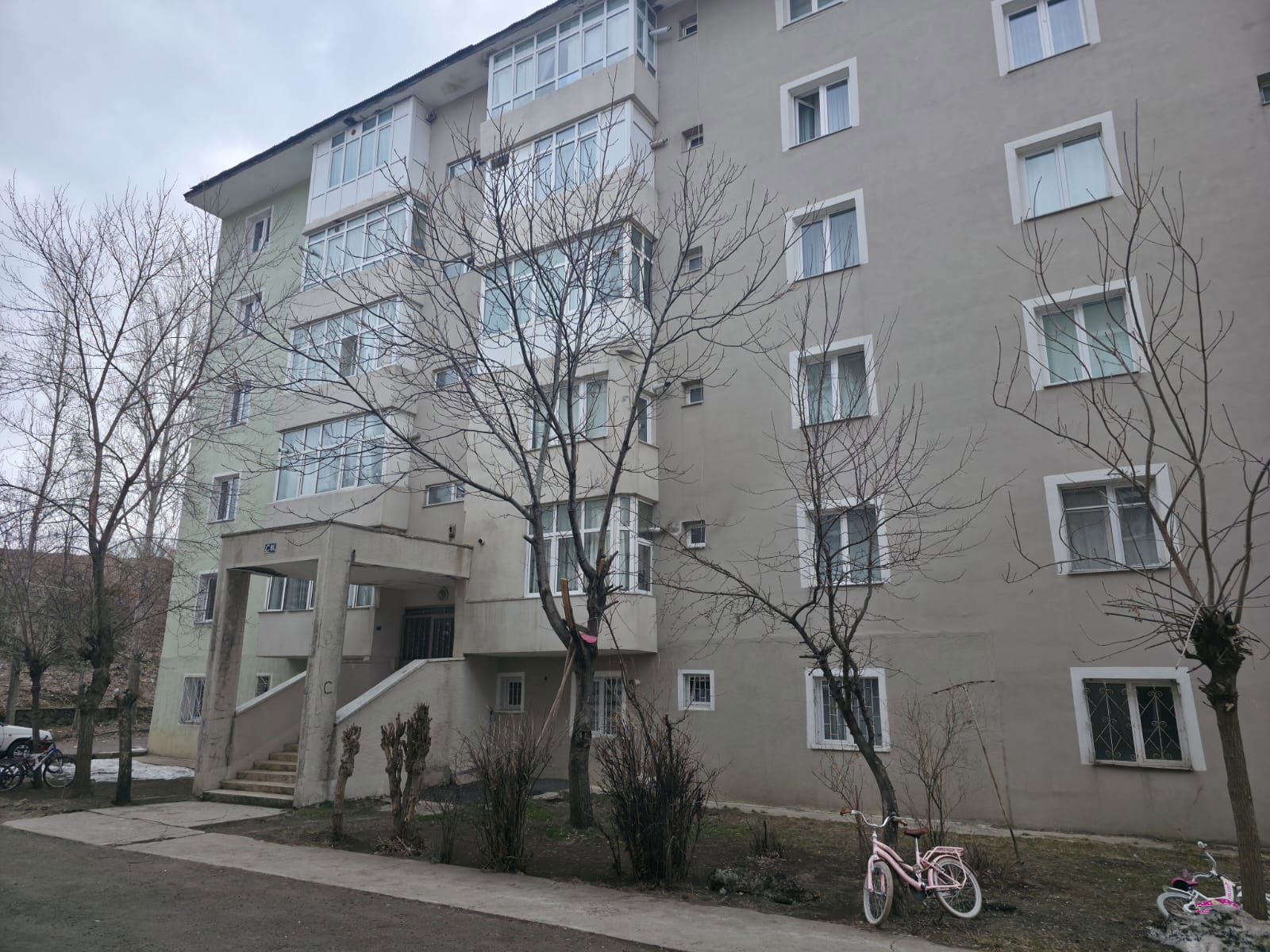 REMAX İLKE'DEN YENİŞEHİR'DE 3+1 SATILIK DAİRE