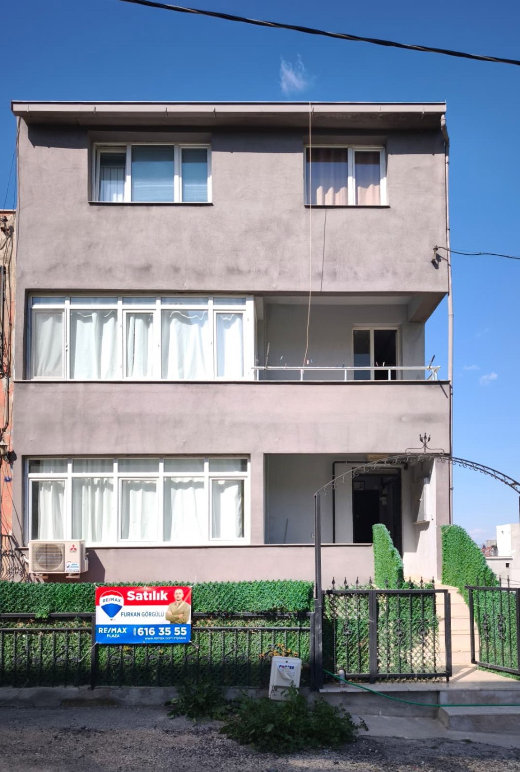 ALİAĞA ÖRNEKKENT'TE SATILIK 2+1 DAIRE - TAMAMI SATILIK BINA IÇERISINDE