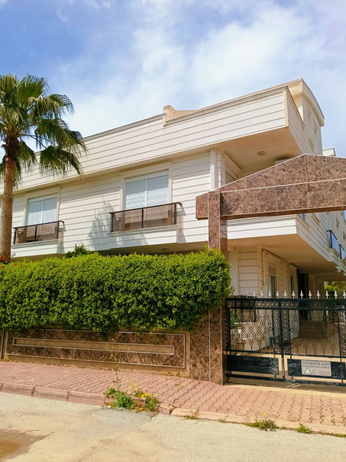 GÜZELOBA'DA  FULL EŞYLI LÜKS 3+1 KIİRALİK DAİRE