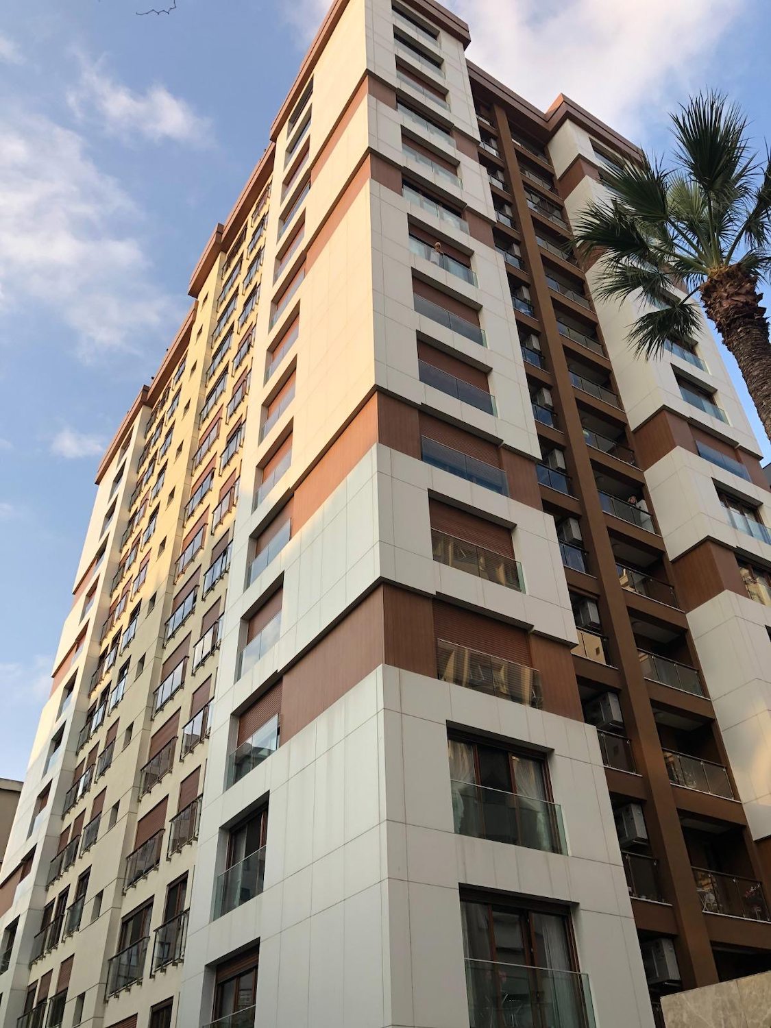 3+1 BAĞDAT CADDESİNE 300M GENÇ BİNADA