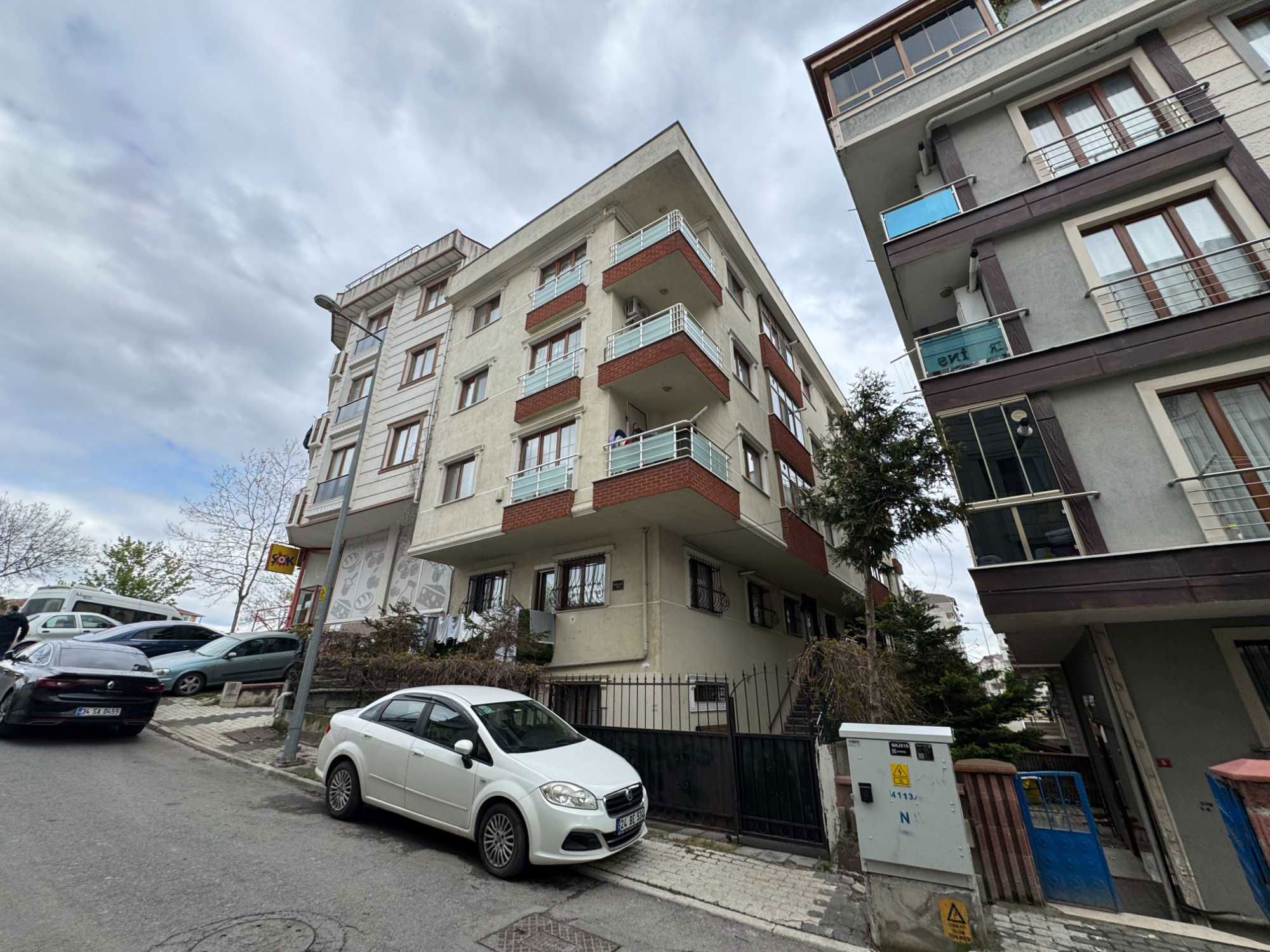 SANCAKTEPE HASTANE VE METROYA YAKIN BOŞ EŞYALI SATILIK 1+1 DAIRE
