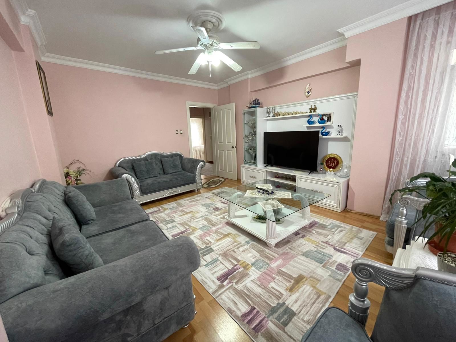 YUNUSEMRE MAHALLESİ'NDE GENİŞ 2.KAT 2+1 SATILIK DAİRE!
