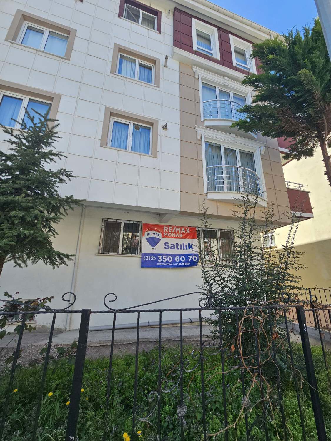 REMAX MONAR DAN ETİMESGUT TA UYGUN 2.5+1 GİRİŞ KAT