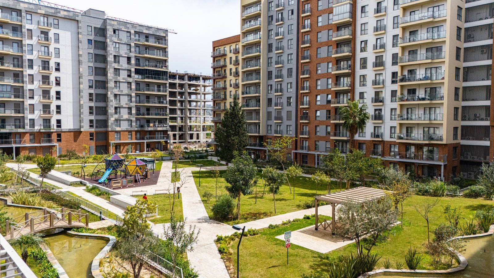 SUR YAPI TURKUAZ’DA SATILIK 2+1 DAİRE