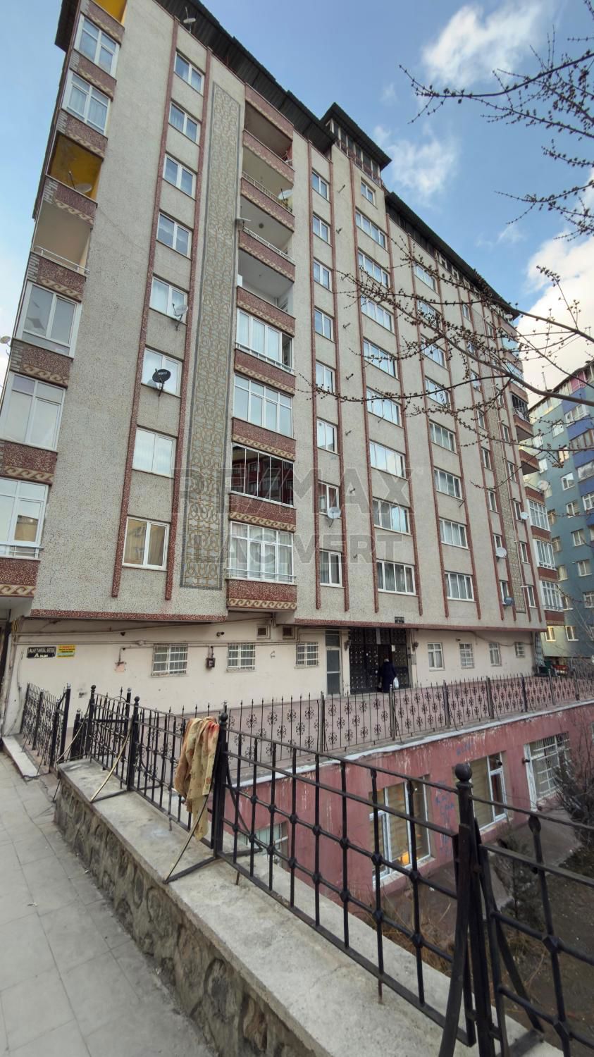 RE/MAX LACİVERT'TEN ŞEHİR MERKEZİN'DE SATILIK 3+1 DAİRE