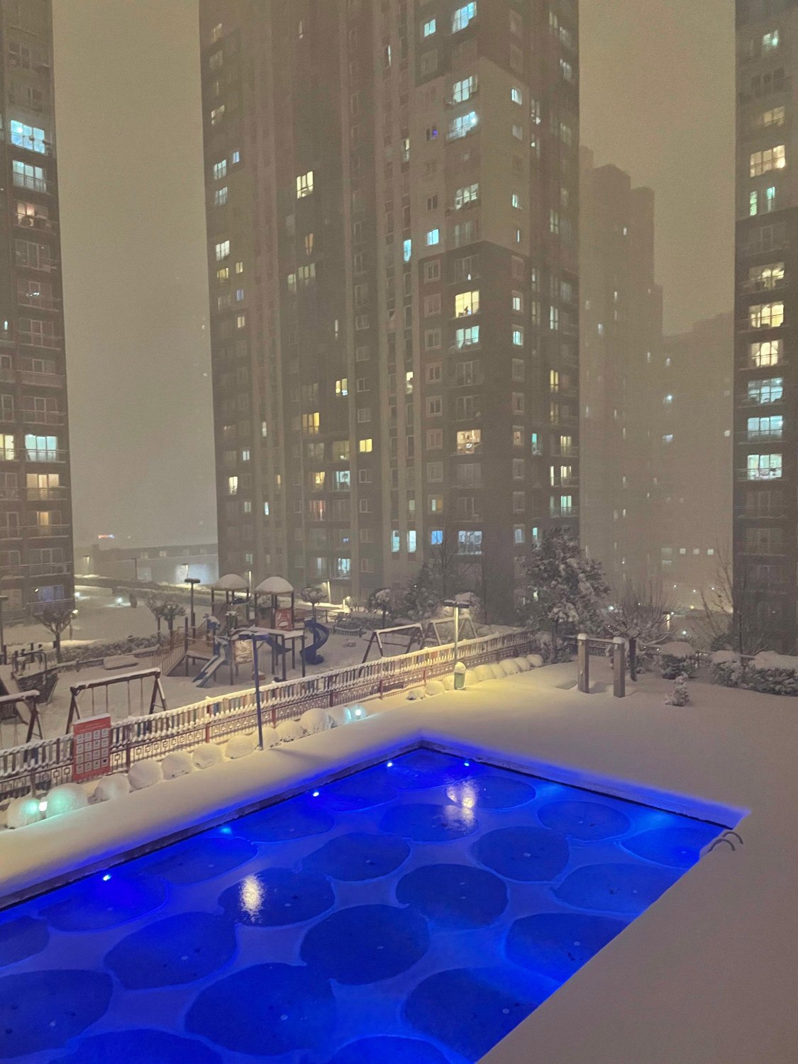 REMAX ESRA ÖZKAN'DAN INNOVIA 2, HAVUZ MANZARALI 1+1 DAIRE