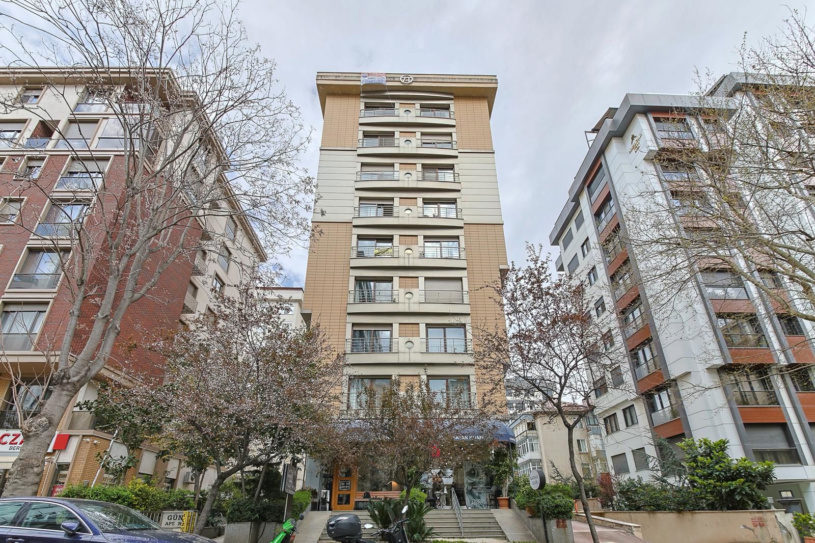 SUADİYE BAĞDAT CADDESİNE YAKIN MİMARİ TASARIMLI SATILIK DUBLEKS