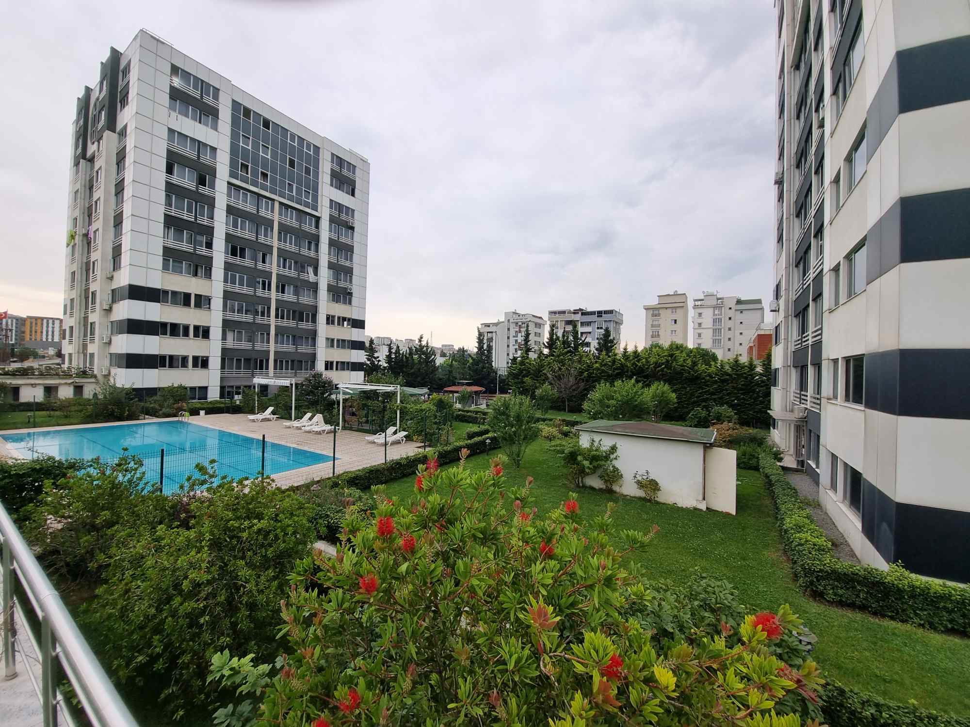 PENDIK MARMARA ROYAL SITESI'NDE EŞYALI 2+1 DAIRE