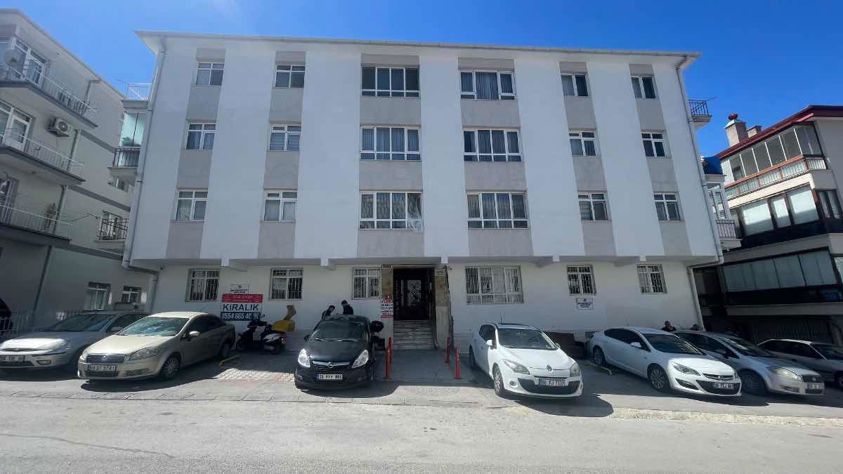HARBIYE MAHALLESINDE 2. KAT 3+1 EŞYALI KIRALIK DAIRE