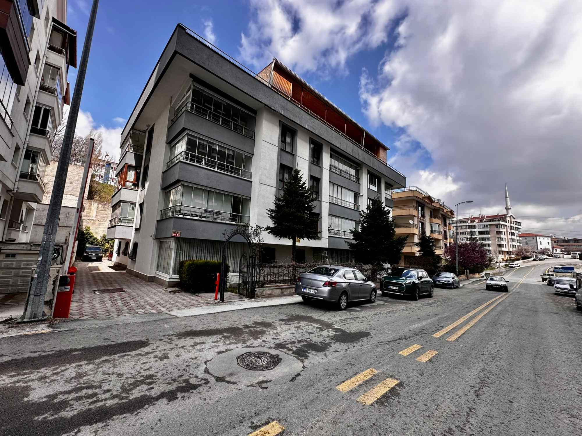 ÇANKAYA BİRLİK MAH ASANSÖRLÜ FULL YAPILI 3+1 SATILIK DAİRE