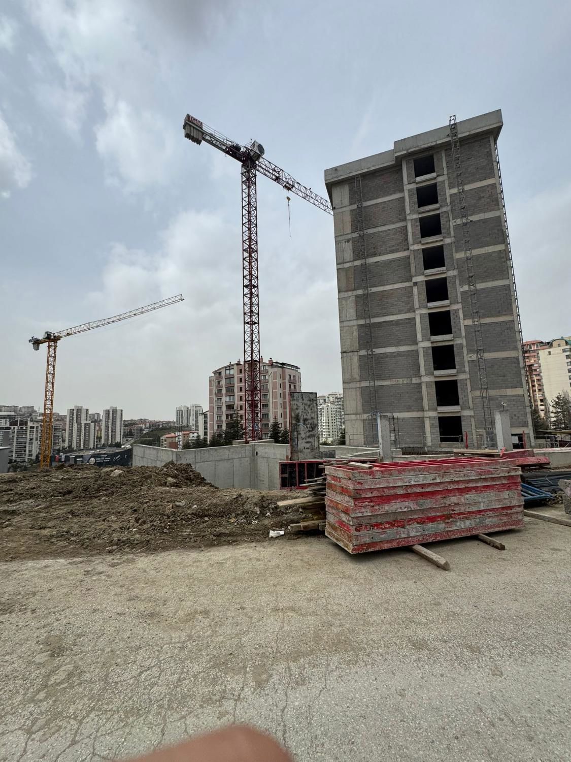KAHRAMANKAZANDA SATILIK MERKEZİ KONUMDA 4+1 DAİRE