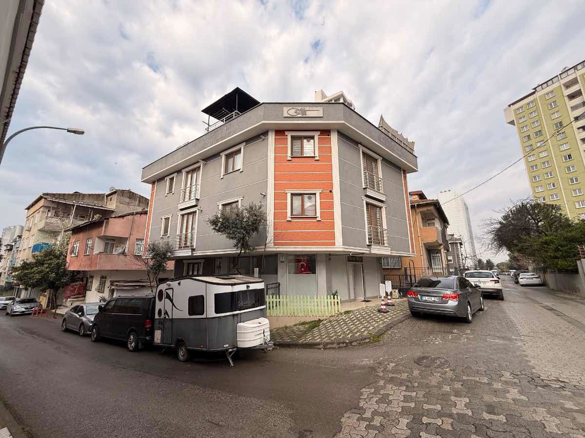 ATAŞEHIR İÇERENKÖY'DE YATIRIMLIK 1+1 SATILIK DAIRE