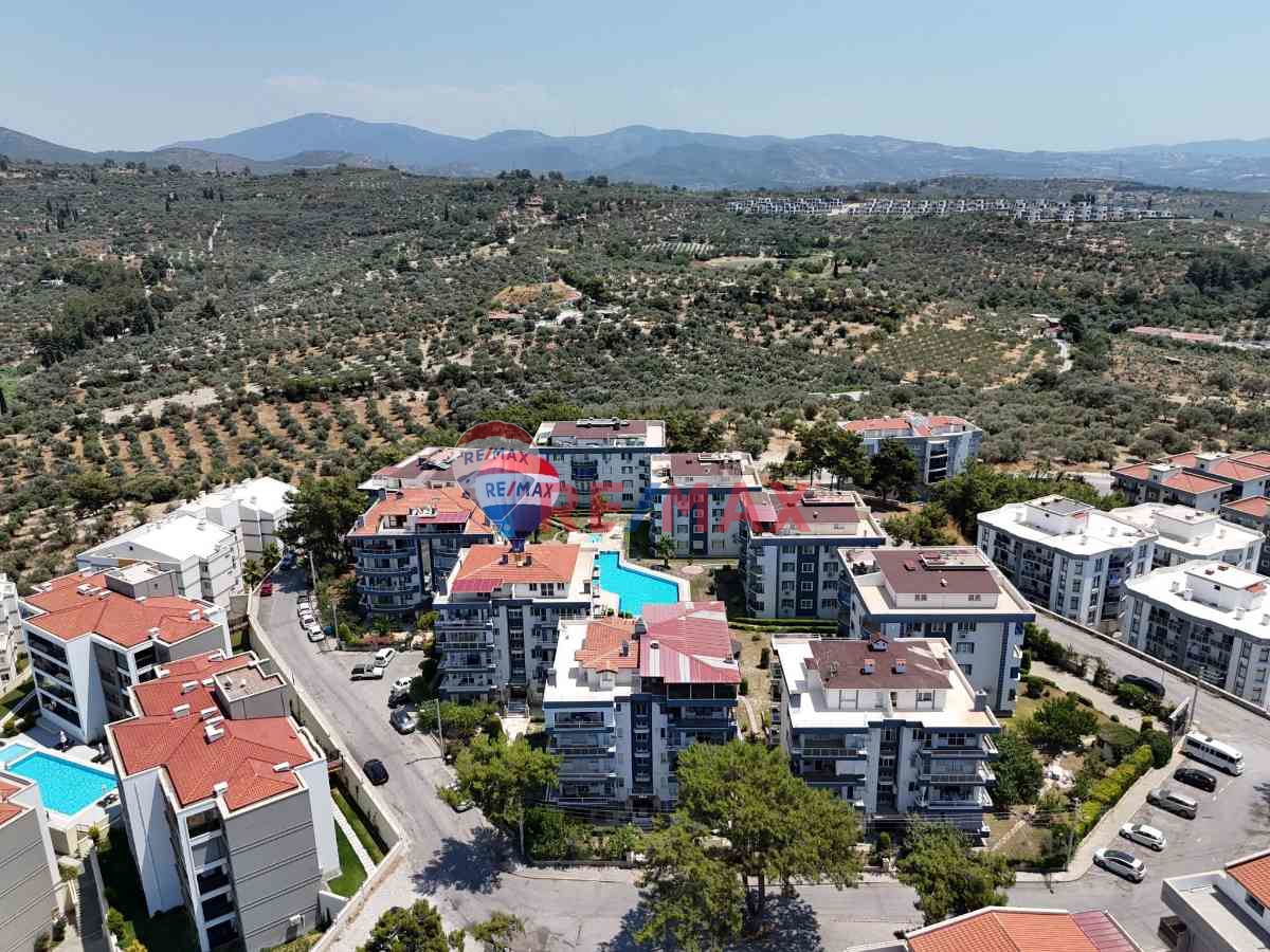 KİRALIK ..KUŞADASINDA,FULL DENİZMANZARALI,DOGALGAZLI KİRALIK DAİRE...