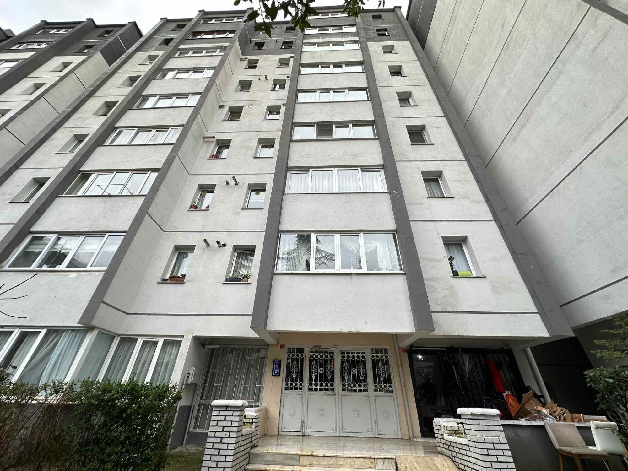 ALTINYILDIZ SİTESİ E-5 HATTINA METROBÜSE YAKIN 3+1 SATILIK DAİRE