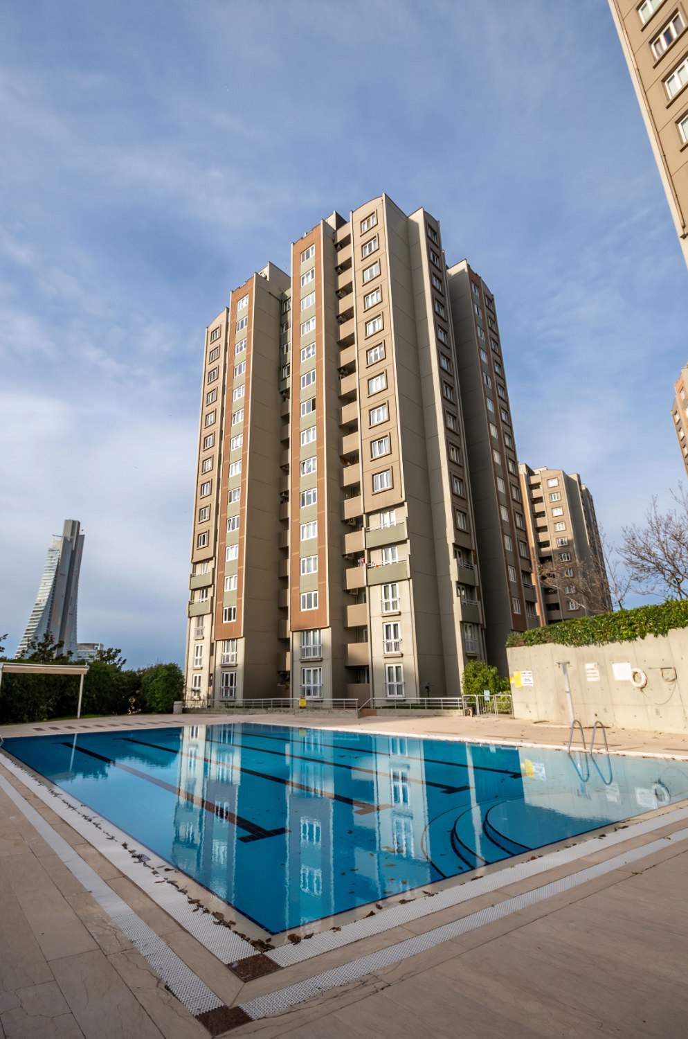 SOYAK YENİŞEHİR MANOLYA SİTESİ'NDE YÜKSEK KAT SATILIK 3+1 DAİRE