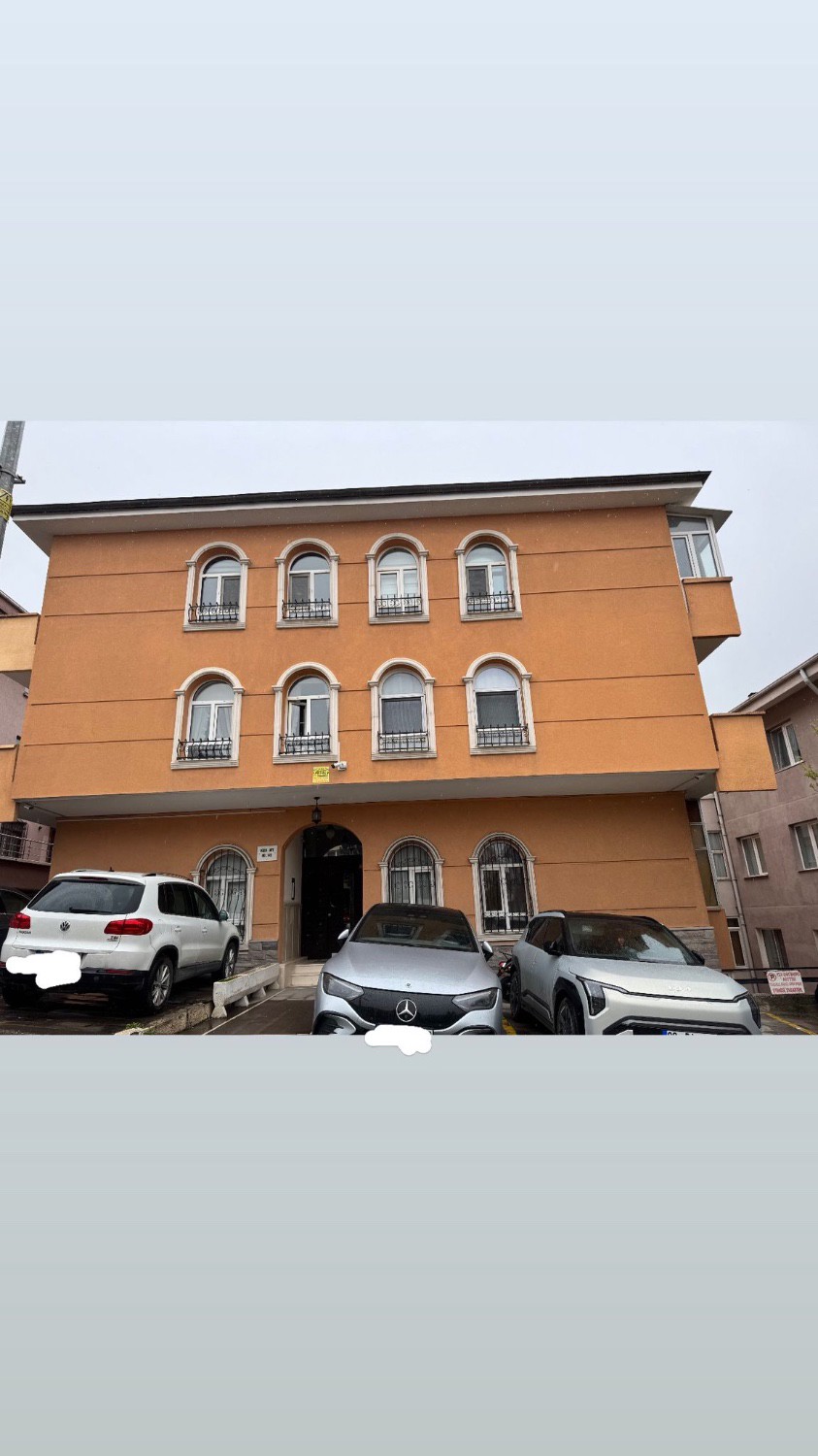 KOZA 1 CADDESİNDE BAHÇE KULLANIMLI KIRALIK 3+1