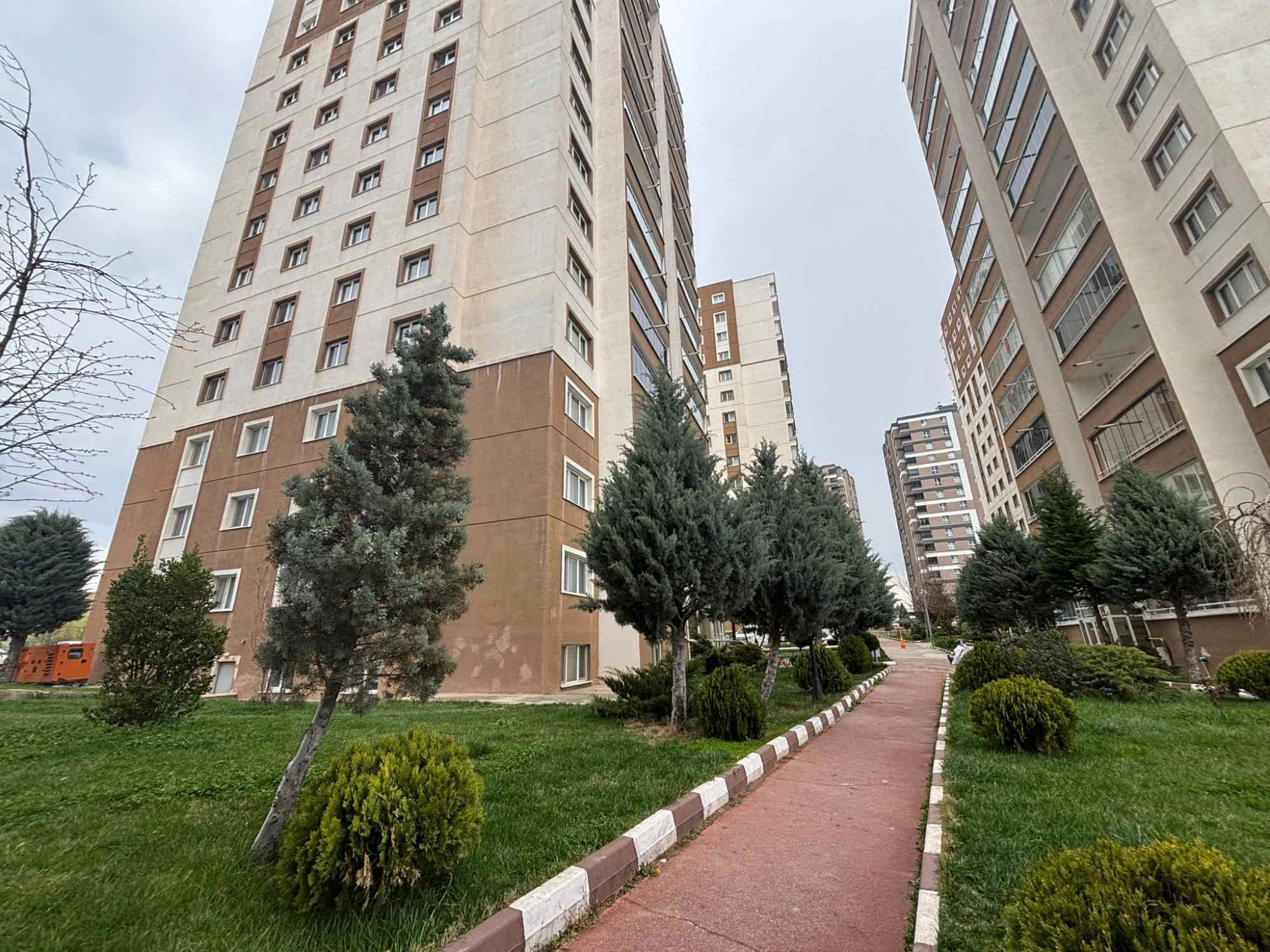 KIRIKKALE ÜNIVERSITESI YAKINI ERYAPI SITESI YAPILI 2+1