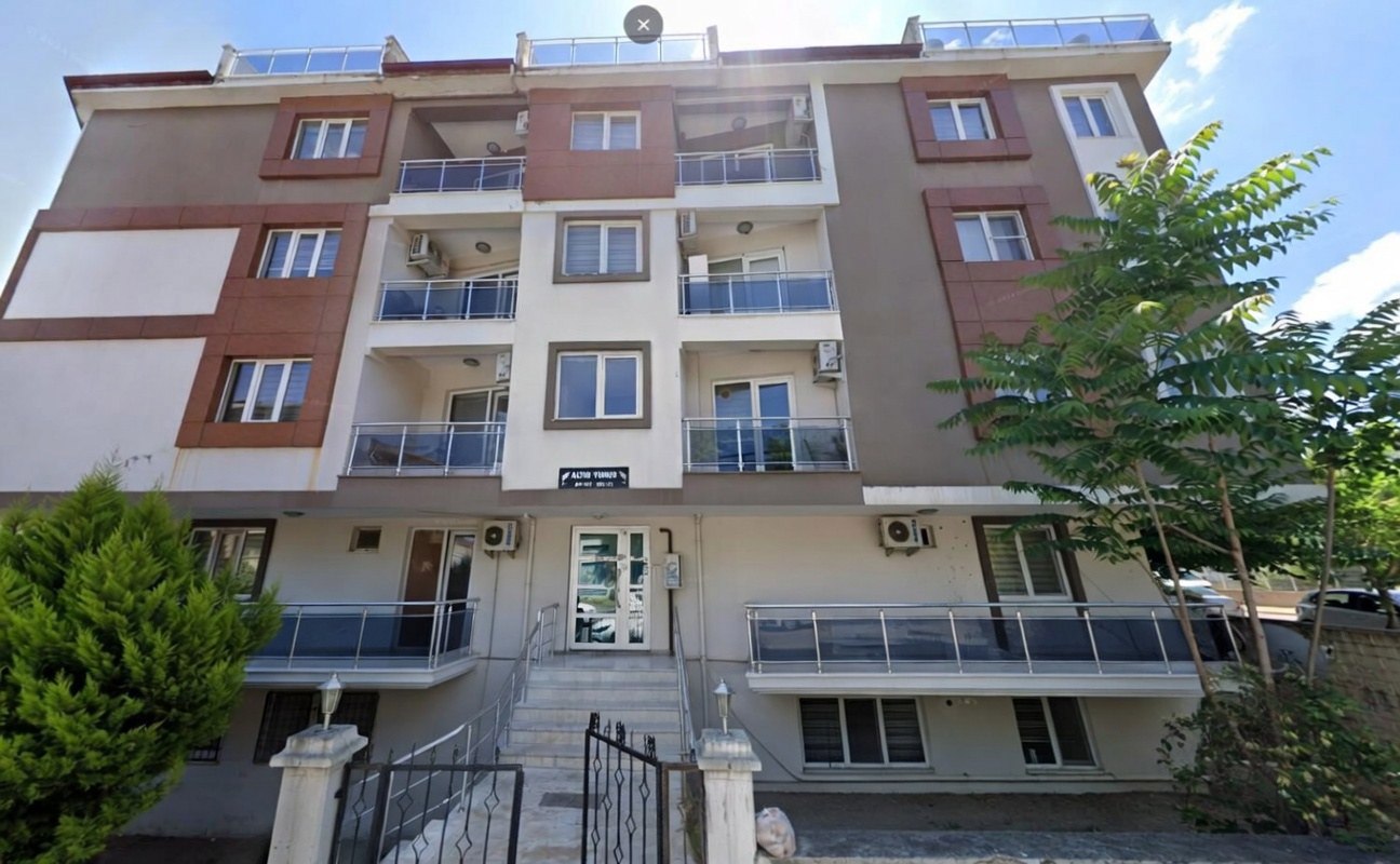 REMAX MODEL DEN KUŞPINAR LÜTFI EGE OKULU KARŞISI 1+0 EŞYALI SATILIK APART