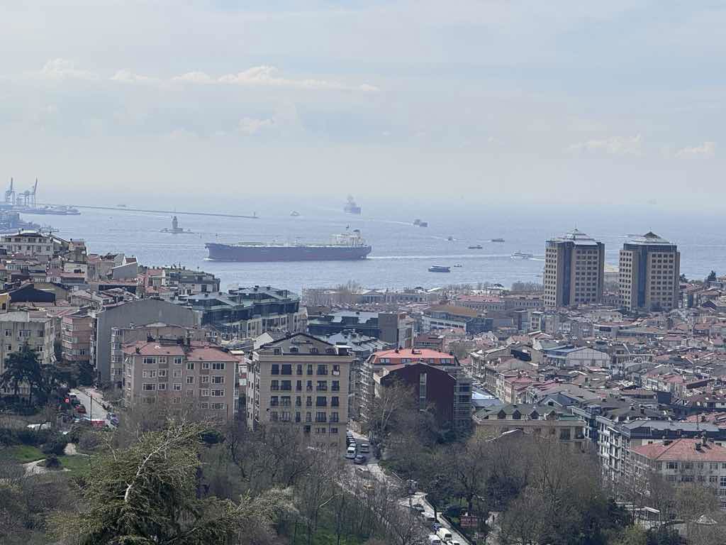 ÇOK KEYİFLİ VE KULLANIŞLI 3+1 FULL BOĞAZ VE KIZ KULESİ MANZARALI