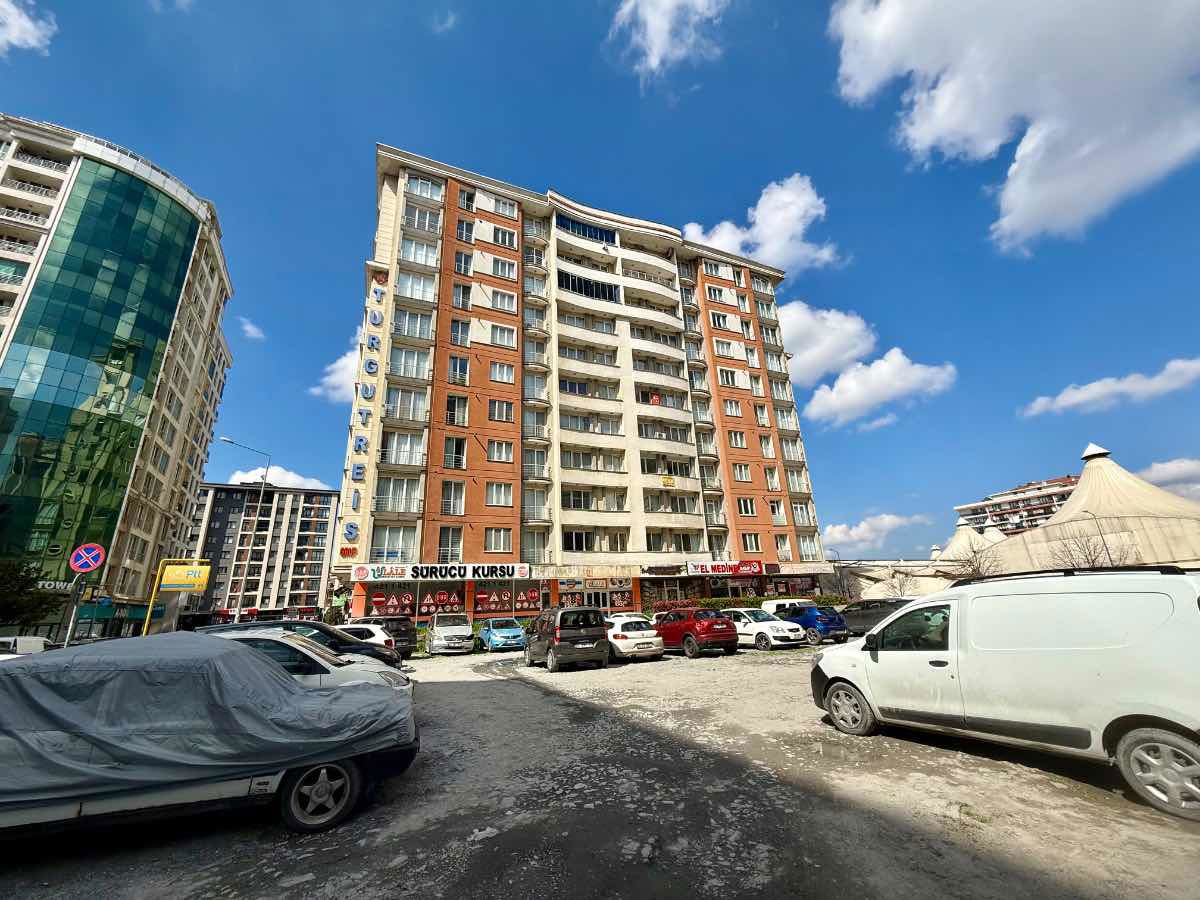 REMAX MAHAL'DEN METROBÜSE 10 DAK.FULL EŞYALI 2+1 KİRALIK