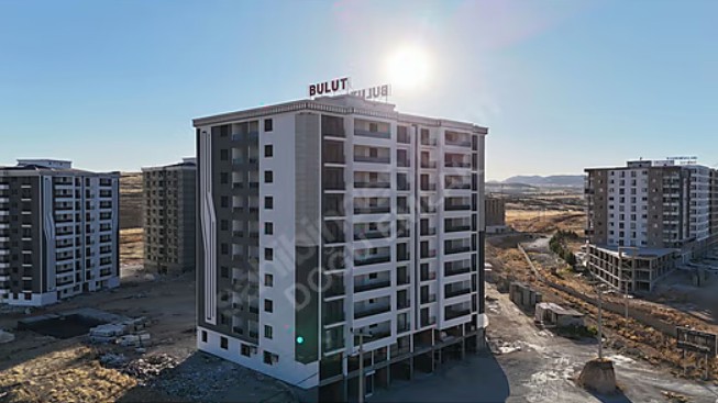 BULUT RENOVİA DA SATILIK EN GÜZEL CEPHE VE BLOKTA ARA KAT