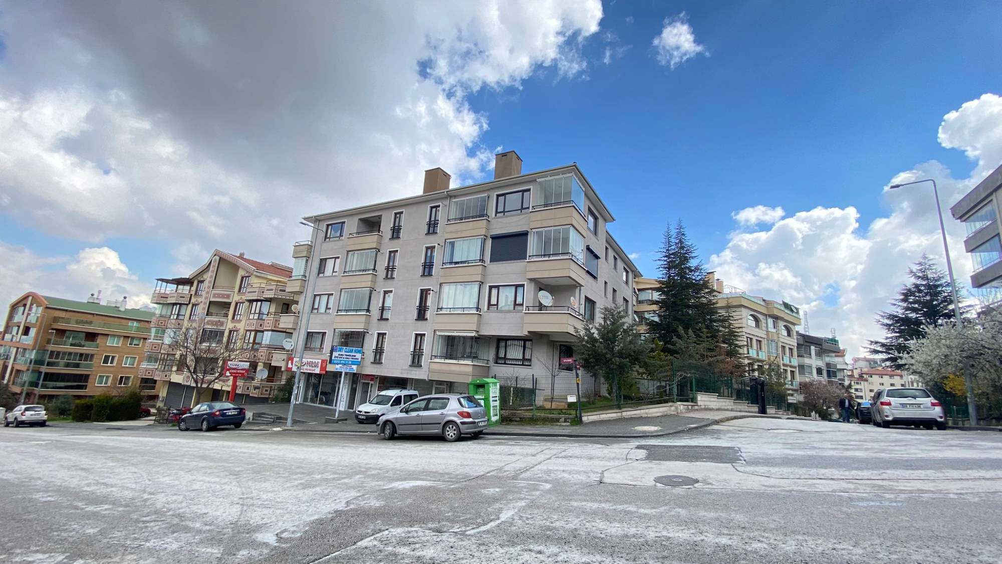 KIRKKONAKLAR 329 CAD ASANSÖRLÜ ÇAĞDAŞ'A YAKIN KİRALIK BAKIMLI