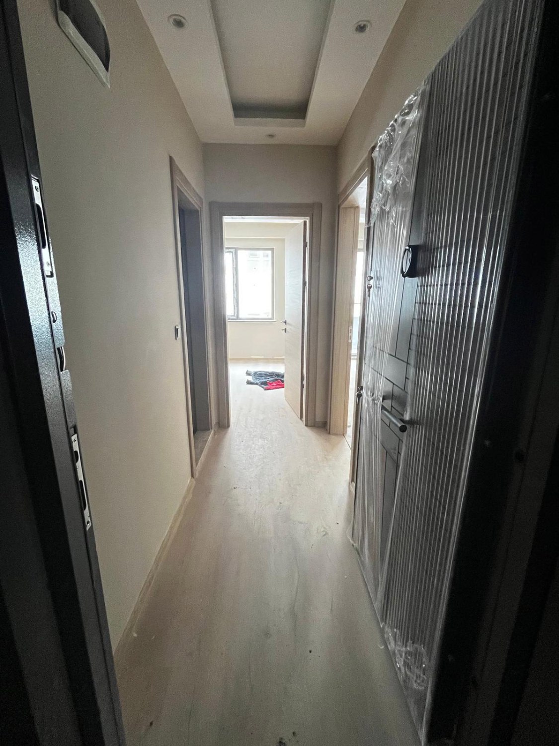 REMAX MİD GOP'TA GENİŞ KORİDORLU SATILIK 1+1 DAİRE