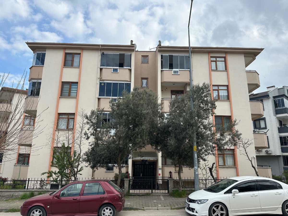 REMAX MİD’DEN MERVEKENT SİTESİ’NDE GENİŞ SATILIK 3+1 DAİRE