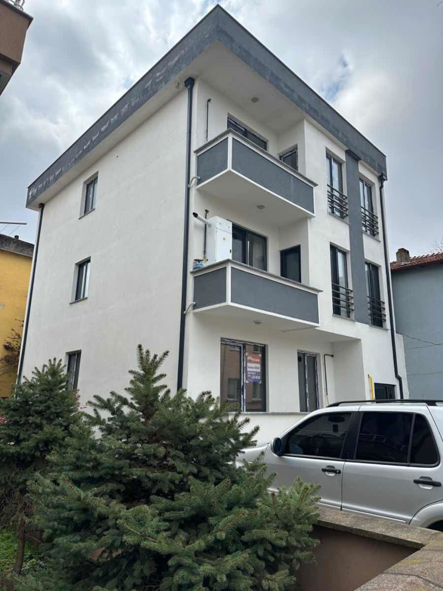 REMAX HÜR HEDIYE KÜÇÜK'TEN KIRALIK 3+1 DAIRE YENIGÜN MAH.