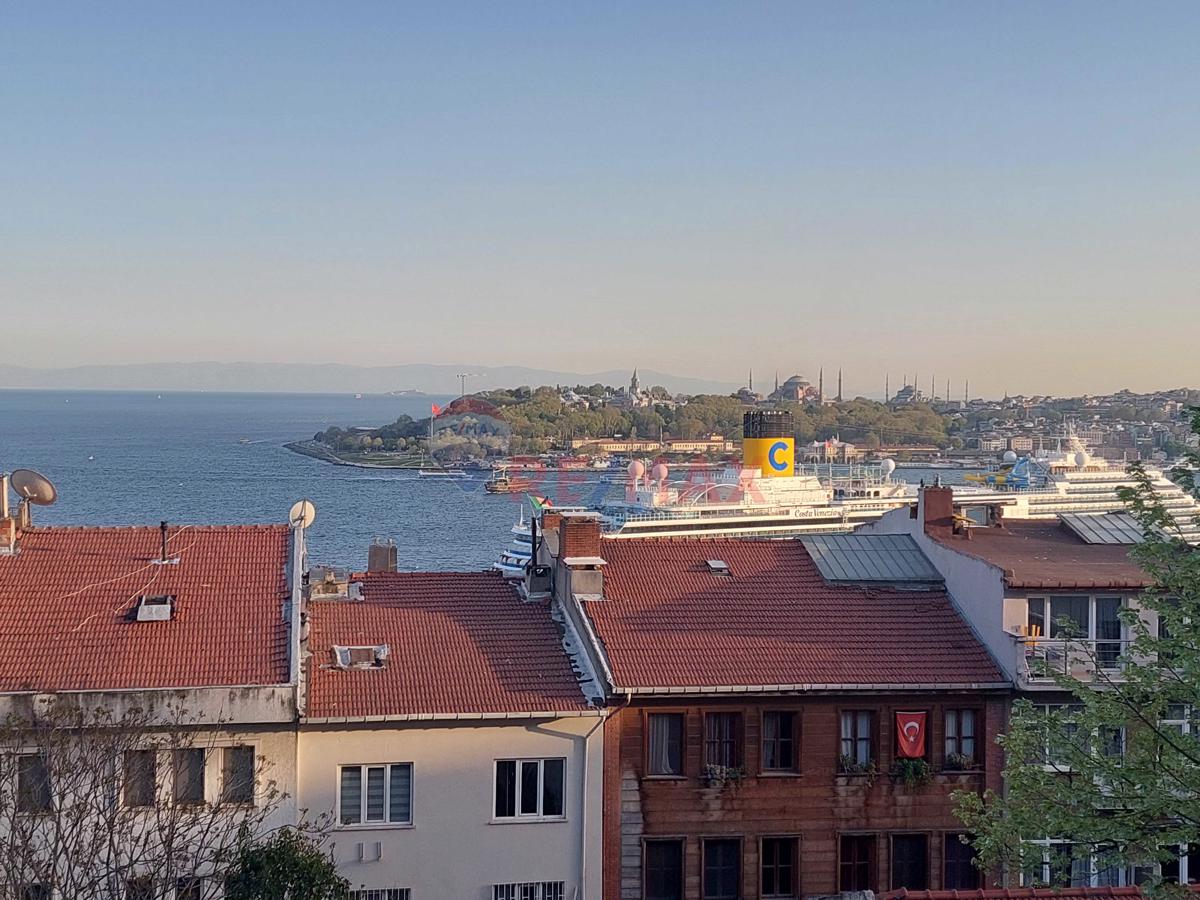 CİHANGİR SUSAM SOKAKTA BOĞAZ MANZARALI SATILIK DAİRE