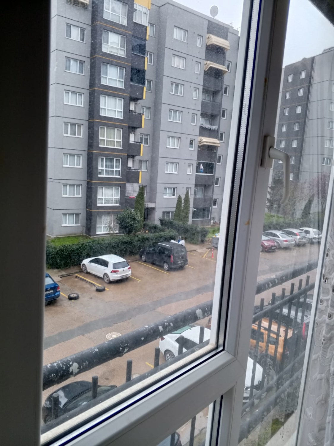 REMAX MYRA'DAN GÖLKENT SİTESİNDE KİRALIK 2+1 ARAKAT DAİRE