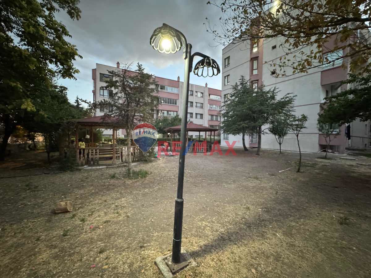 HERŞEYİYLE YENİLENMİŞ GÜZELKENT KARAŞİMŞEK SİTESİNDE 1. KAT 3+1