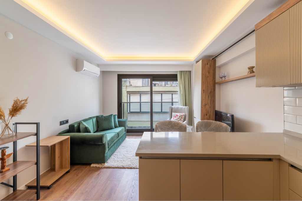 KARŞIYAKA DEDEBAŞI'NDA FULL EŞYALI 1+1 KİRALIK DAİRE