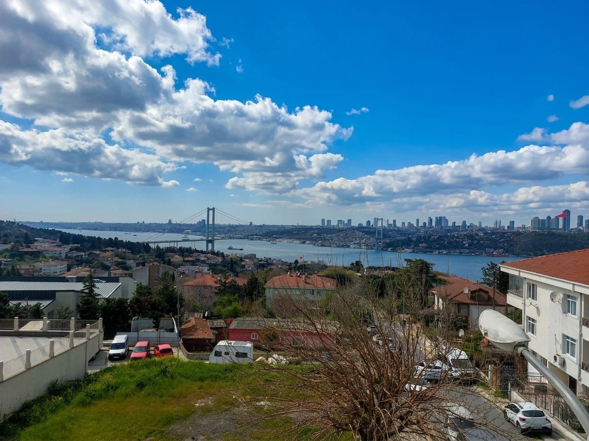 ÜSKÜDAR BEYLERBEYİ EŞSİZ BOĞAZ MANZARALI 3+1 SATILIK BOŞ DAİRE