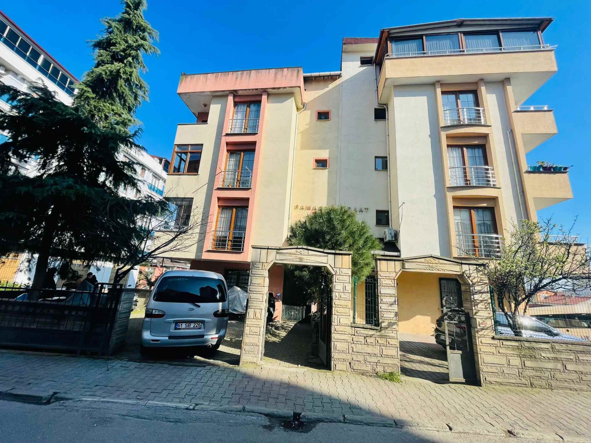 KARTAL HÜRRİYET MAHALLESİ 4+2 130 M2 BAHÇE DUBLEXLİ SATILIK DAİRE
